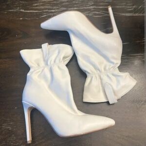 Elegant White Heeled Boots